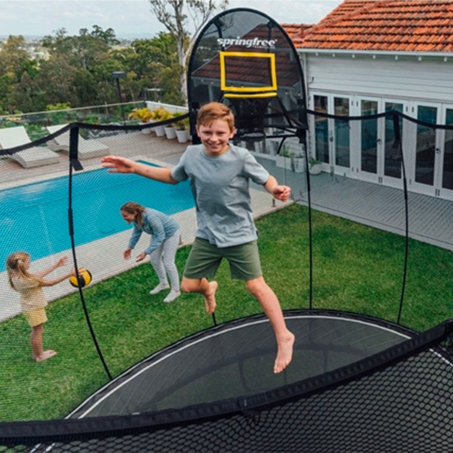 Springfree Trampoline Kids Outdoor Large Oval 8 x 13' Trampoline with Enclosure - 212963