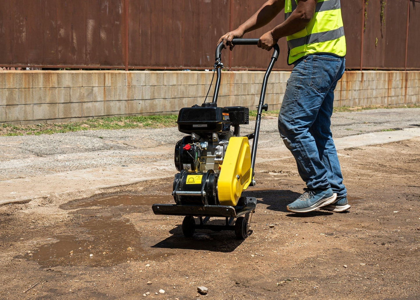 Stark USA 7.0hp Walk-Behind Vibratory Plate Compactor Rammer 212cc EPA Engine - KIT61003