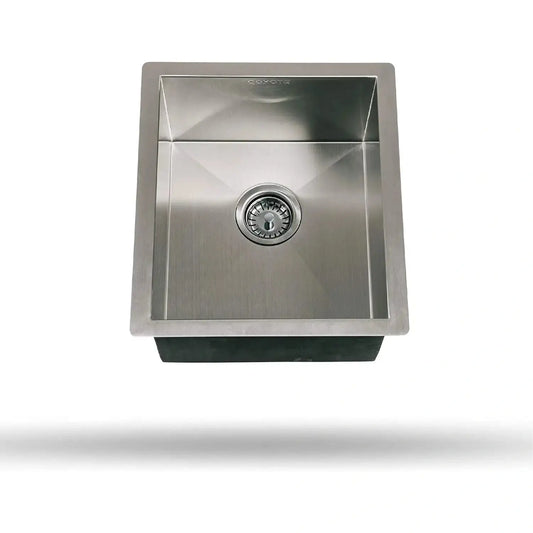 {{ product.title }} - by {{ product.vendor }}