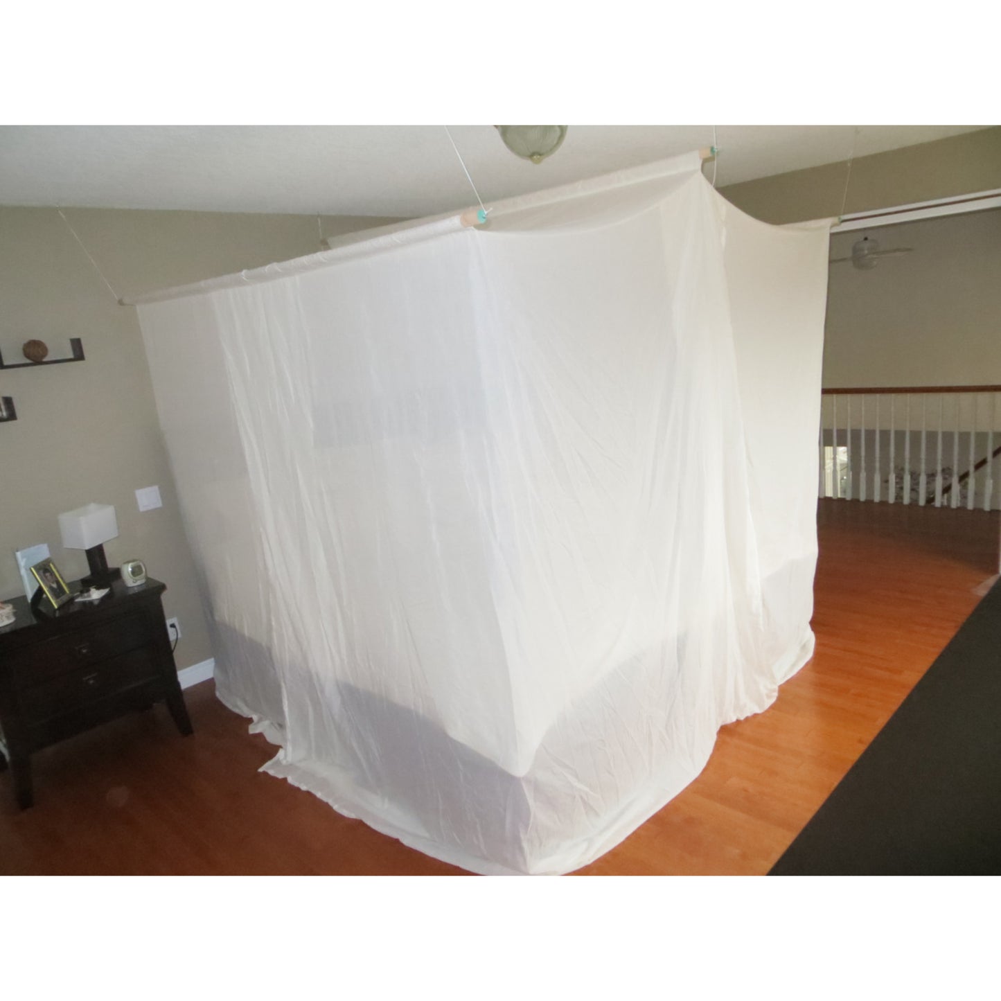 Swiss Shield Bed Canopy Naturell w/ Floor Mat