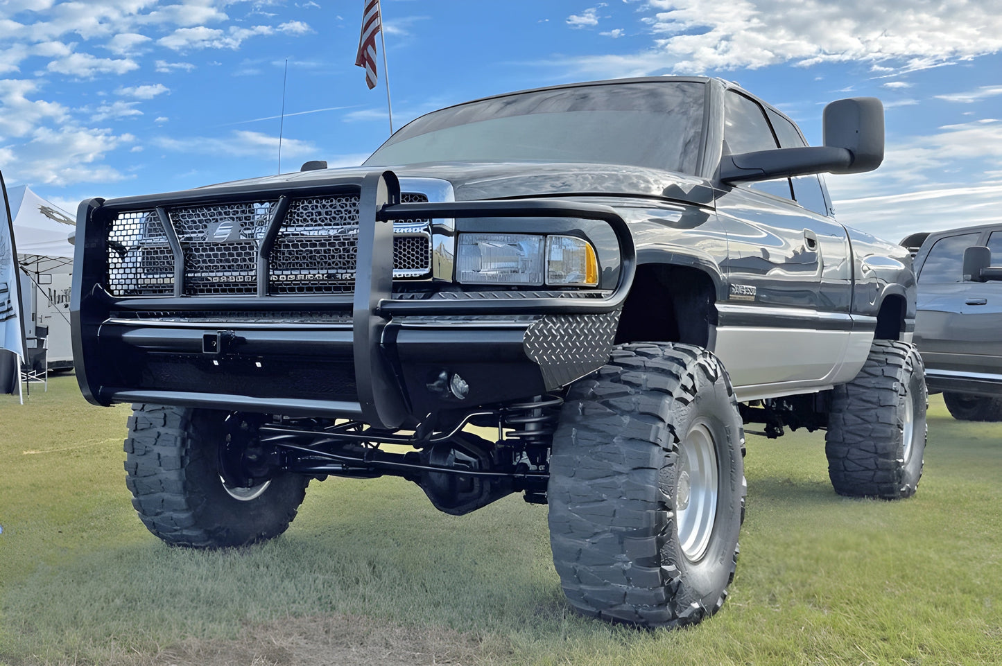 Steelcraft Dodge Ram 2500/3500 1994-2002 HD Replacement Front Bumper with Receiver - HD12200R