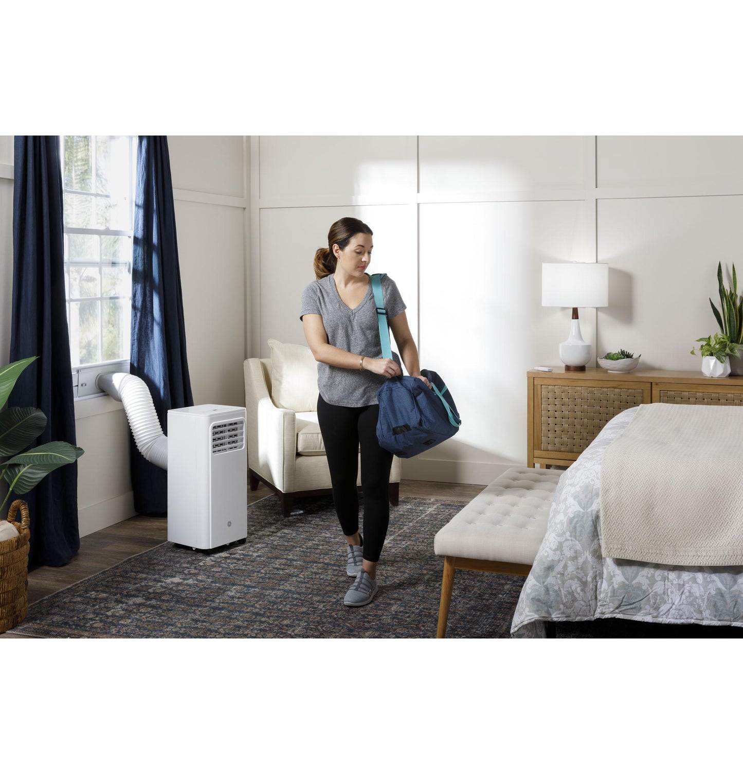 GE APPLIANCES APFD06JASW GE(R) 6,100 BTU Portable Air Conditioner with Dehumidifier and Remote, White - APFD06JASW-KT