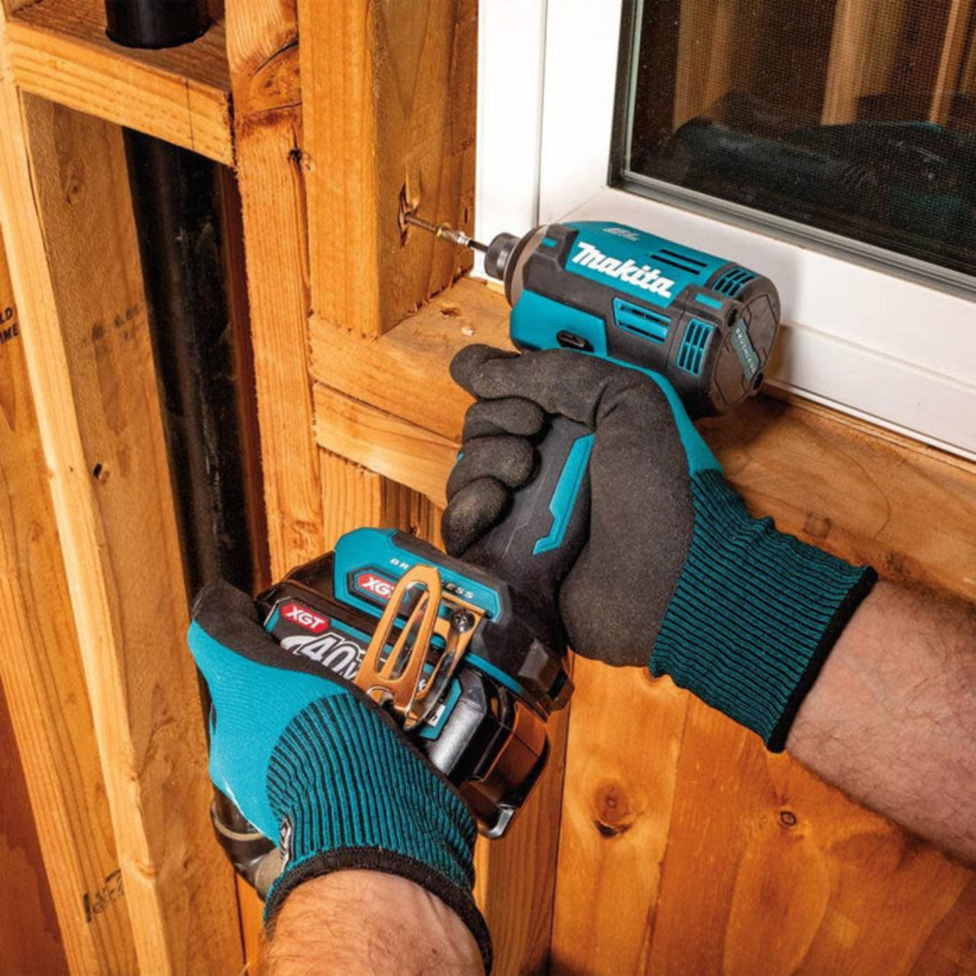 Makita 40V Max XGT Impact Driver 2.5Ah Kit -  GDT02D